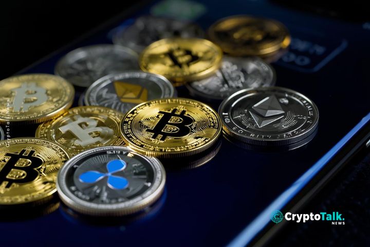 Bitcoin and Ethereum Consolidate Near Key Levels